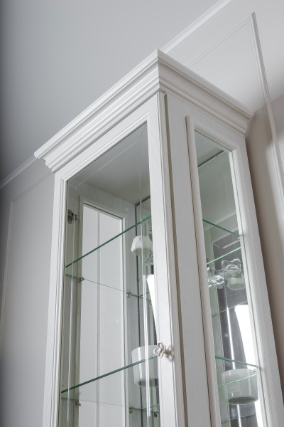 Шкаф-витрина для посуды Амели